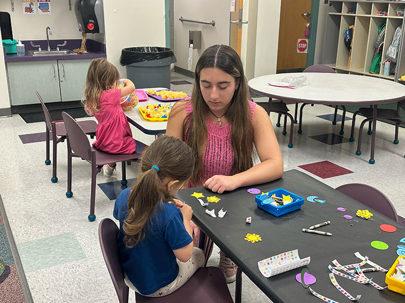 Bartlett Park District Early Ed. Intern with students